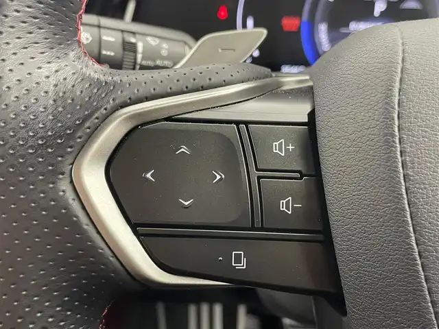 レクサス ＮＸ 350h Fスポーツ 埼玉県 2023(令5)年 3.6万km ホワイトノーヴァガラスフレーク ムーンルーフ　純正１４インチナビ　パノラミックビューモニター　ＢＳＭ　ＨＵＤ　赤レザー　レーダークルーズ　デジタルインナーミラー　ビルトインＥＴＣ２．０　ＡＣ１００Ｖ　オレンジキャリパー　ＬＥＤライト