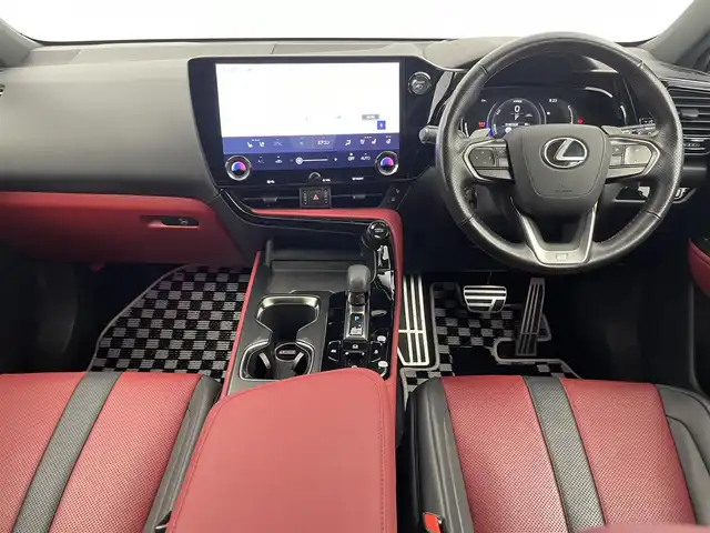 レクサス ＮＸ 350h Fスポーツ 埼玉県 2023(令5)年 3.6万km ホワイトノーヴァガラスフレーク ムーンルーフ　純正１４インチナビ　パノラミックビューモニター　ＢＳＭ　ＨＵＤ　赤レザー　レーダークルーズ　デジタルインナーミラー　ビルトインＥＴＣ２．０　ＡＣ１００Ｖ　オレンジキャリパー　ＬＥＤライト