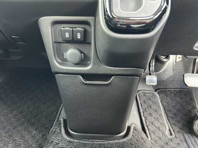 スズキ ソリオ HV MX 岐阜県 2023(令5)年 0.9万km タフカーキパールメタリック 登録時走行距離9039km/純正８型メモリーナビ/Bluetoothオーディオ/フルセグＴＶ/バックカメラ/片側パワースライドドア/禁煙車/レーダークルーズコントロール/レーンキープアシスト/前方ドライブレコーダー/後方コーナーセンサー/シートヒーター/純正15インチアルミホイール/オートライト/ETC/USB充電ポート/純正フロアマット/プッシュスタート/スマートキー/スペアキー/ドアバイザー