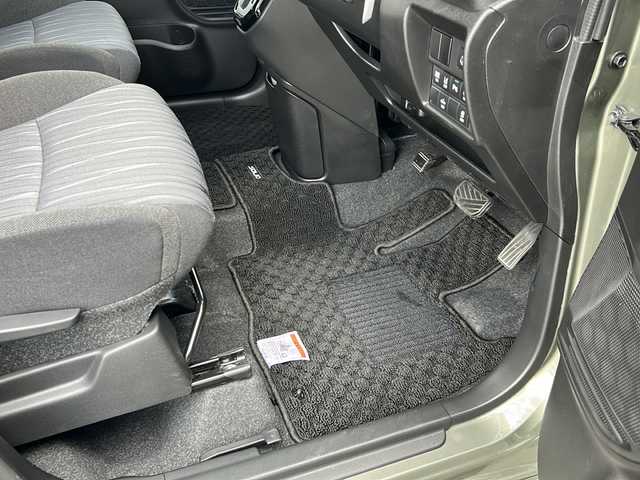 スズキ ソリオ HV MX 岐阜県 2023(令5)年 0.9万km タフカーキパールメタリック 登録時走行距離9039km/純正８型メモリーナビ/Bluetoothオーディオ/フルセグＴＶ/バックカメラ/片側パワースライドドア/禁煙車/レーダークルーズコントロール/レーンキープアシスト/前方ドライブレコーダー/後方コーナーセンサー/シートヒーター/純正15インチアルミホイール/オートライト/ETC/USB充電ポート/純正フロアマット/プッシュスタート/スマートキー/スペアキー/ドアバイザー