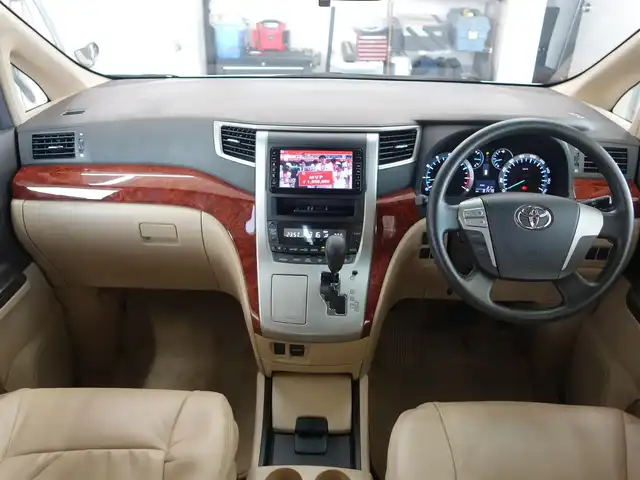 トヨタ アルファード 240S リミテッド 静岡県 2010(平22)年 8.2万km ホワイトパールクリスタルシャイン ワンオーナー／禁煙車/車検R9年3月23日/純正16.2インチワイドフリップダウンモニター/純正ディーラー7インチHDDナビ/　CD/DVD/SD/BT/BT/AUX/フルセグTV/バックカメラ/ビルトインETC/両側パワースライドドア/リアオートエアコン/クリアランスソナー／バックソナー/スマートキー／プッシュスタート/HIDヘッドライト／オートライト/純正フロアマット/純正ドアバイザー/保証書