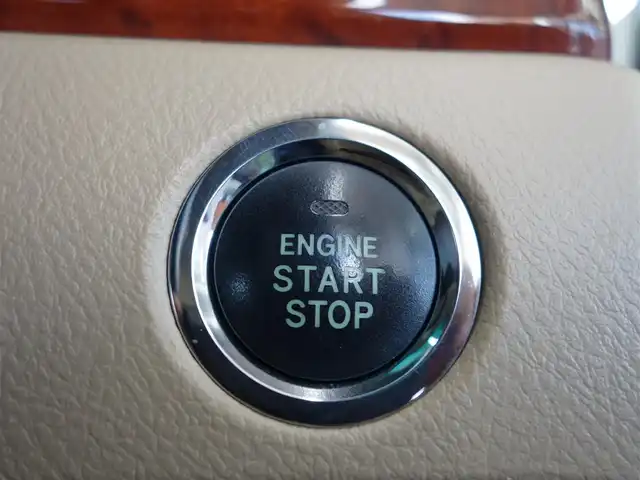 トヨタ アルファード 240S リミテッド 静岡県 2010(平22)年 8.2万km ホワイトパールクリスタルシャイン ワンオーナー／禁煙車/車検R9年3月23日/純正16.2インチワイドフリップダウンモニター/純正ディーラー7インチHDDナビ/　CD/DVD/SD/BT/BT/AUX/フルセグTV/バックカメラ/ビルトインETC/両側パワースライドドア/リアオートエアコン/クリアランスソナー／バックソナー/スマートキー／プッシュスタート/HIDヘッドライト／オートライト/純正フロアマット/純正ドアバイザー/保証書