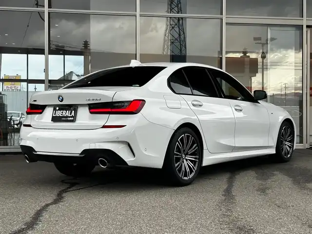 ＢＭＷ ３２０ｄ 富山県 2019(令1)年 3.1万km 白 純正HDDナビ/Bluetooth接続/App-conect/AM/FMラジオ/バックカメラ/360°カメラ/D/Nパワーシート/D/Nシートヒーター/ACC/前ドラレコ/ワイヤレス充電/アイドリングストップ/プッシュスタート/ETC2.0/アンビエントライト/純正LEDヘッドライト/純正18インチAW/横滑り防止装置/盗難防止装置