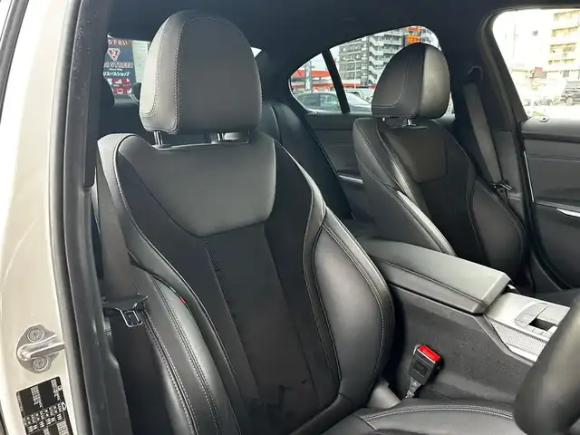 ＢＭＷ ３２０ｄ 富山県 2019(令1)年 3.1万km 白 純正HDDナビ/Bluetooth接続/App-conect/AM/FMラジオ/バックカメラ/360°カメラ/D/Nパワーシート/D/Nシートヒーター/ACC/前ドラレコ/ワイヤレス充電/アイドリングストップ/プッシュスタート/ETC2.0/アンビエントライト/純正LEDヘッドライト/純正18インチAW/横滑り防止装置/盗難防止装置