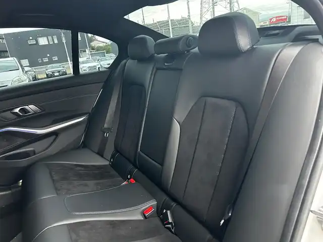 ＢＭＷ ３２０ｄ 富山県 2019(令1)年 3.1万km 白 純正HDDナビ/Bluetooth接続/App-conect/AM/FMラジオ/バックカメラ/360°カメラ/D/Nパワーシート/D/Nシートヒーター/ACC/前ドラレコ/ワイヤレス充電/アイドリングストップ/プッシュスタート/ETC2.0/アンビエントライト/純正LEDヘッドライト/純正18インチAW/横滑り防止装置/盗難防止装置