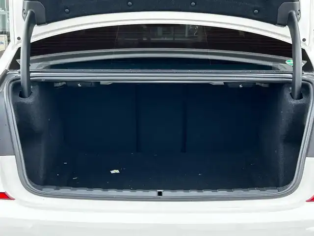 ＢＭＷ ３２０ｄ 富山県 2019(令1)年 3.1万km 白 純正HDDナビ/Bluetooth接続/App-conect/AM/FMラジオ/バックカメラ/360°カメラ/D/Nパワーシート/D/Nシートヒーター/ACC/前ドラレコ/ワイヤレス充電/アイドリングストップ/プッシュスタート/ETC2.0/アンビエントライト/純正LEDヘッドライト/純正18インチAW/横滑り防止装置/盗難防止装置