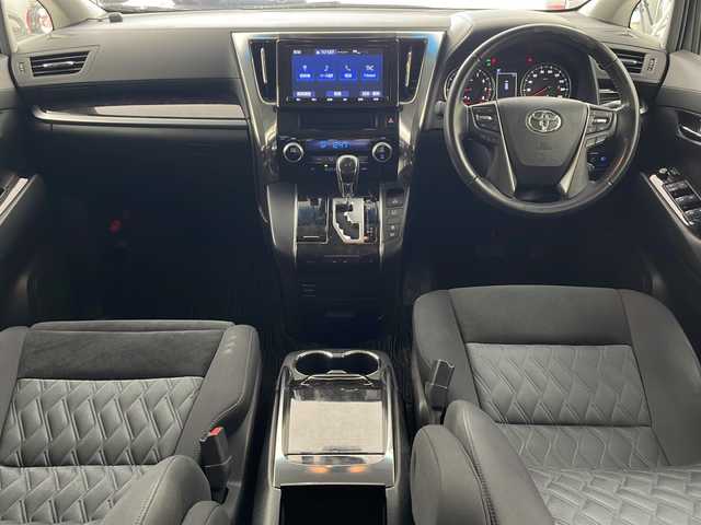 トヨタ アルファード S Aパッケージ 兵庫県 2018(平30)年 3.9万km ホワイトパールクリスタルシャイン ・純正SDナビ（NSZT-Y68T）/・AM/FM/CD/DVD/・Bluetooth接続/・フルセグTV/・バックカメラ/・ビルトインETC/・両側パワースライドドア/・電子パーキングブレーキ/・オートホールド/・トヨタセーフティセンス/・プリクラッシュセーフティ/・レーンキープアシスト/・クリアランスソナー/・ロードサインアシスト/・レーダークルーズコントロール/・オートマチックハイビーム/・横滑り防止装置/・前方ドライブレコーダー/・TRDエアロ（フロント、サイド、リア）/・オットマン/・LEDヘッドランプ/・オートライト/・フォグランプ/・純正フロアマット/・純正アルミホイール