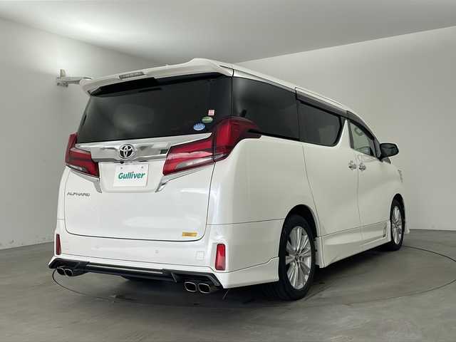 トヨタ アルファード S Aパッケージ 兵庫県 2018(平30)年 3.9万km ホワイトパールクリスタルシャイン ・純正SDナビ（NSZT-Y68T）/・AM/FM/CD/DVD/・Bluetooth接続/・フルセグTV/・バックカメラ/・ビルトインETC/・両側パワースライドドア/・電子パーキングブレーキ/・オートホールド/・トヨタセーフティセンス/・プリクラッシュセーフティ/・レーンキープアシスト/・クリアランスソナー/・ロードサインアシスト/・レーダークルーズコントロール/・オートマチックハイビーム/・横滑り防止装置/・前方ドライブレコーダー/・TRDエアロ（フロント、サイド、リア）/・オットマン/・LEDヘッドランプ/・オートライト/・フォグランプ/・純正フロアマット/・純正アルミホイール