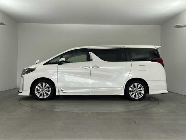 トヨタ アルファード S Aパッケージ 兵庫県 2018(平30)年 3.9万km ホワイトパールクリスタルシャイン ・純正SDナビ（NSZT-Y68T）/・AM/FM/CD/DVD/・Bluetooth接続/・フルセグTV/・バックカメラ/・ビルトインETC/・両側パワースライドドア/・電子パーキングブレーキ/・オートホールド/・トヨタセーフティセンス/・プリクラッシュセーフティ/・レーンキープアシスト/・クリアランスソナー/・ロードサインアシスト/・レーダークルーズコントロール/・オートマチックハイビーム/・横滑り防止装置/・前方ドライブレコーダー/・TRDエアロ（フロント、サイド、リア）/・オットマン/・LEDヘッドランプ/・オートライト/・フォグランプ/・純正フロアマット/・純正アルミホイール