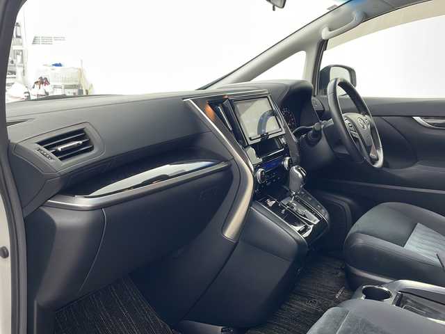 トヨタ アルファード S Aパッケージ 兵庫県 2018(平30)年 3.9万km ホワイトパールクリスタルシャイン ・純正SDナビ（NSZT-Y68T）/・AM/FM/CD/DVD/・Bluetooth接続/・フルセグTV/・バックカメラ/・ビルトインETC/・両側パワースライドドア/・電子パーキングブレーキ/・オートホールド/・トヨタセーフティセンス/・プリクラッシュセーフティ/・レーンキープアシスト/・クリアランスソナー/・ロードサインアシスト/・レーダークルーズコントロール/・オートマチックハイビーム/・横滑り防止装置/・前方ドライブレコーダー/・TRDエアロ（フロント、サイド、リア）/・オットマン/・LEDヘッドランプ/・オートライト/・フォグランプ/・純正フロアマット/・純正アルミホイール