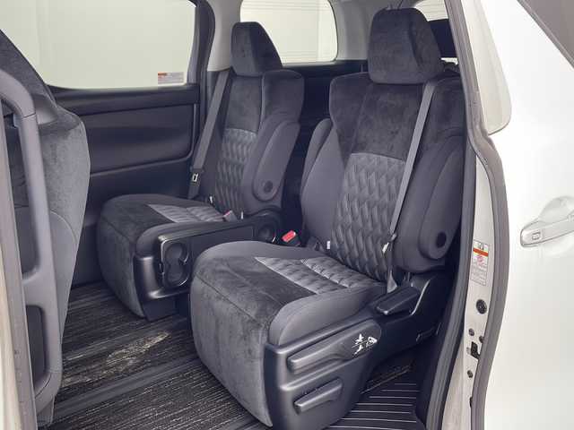 トヨタ アルファード S Aパッケージ 兵庫県 2018(平30)年 3.9万km ホワイトパールクリスタルシャイン ・純正SDナビ（NSZT-Y68T）/・AM/FM/CD/DVD/・Bluetooth接続/・フルセグTV/・バックカメラ/・ビルトインETC/・両側パワースライドドア/・電子パーキングブレーキ/・オートホールド/・トヨタセーフティセンス/・プリクラッシュセーフティ/・レーンキープアシスト/・クリアランスソナー/・ロードサインアシスト/・レーダークルーズコントロール/・オートマチックハイビーム/・横滑り防止装置/・前方ドライブレコーダー/・TRDエアロ（フロント、サイド、リア）/・オットマン/・LEDヘッドランプ/・オートライト/・フォグランプ/・純正フロアマット/・純正アルミホイール