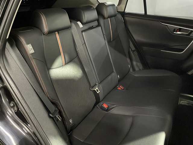 トヨタ ＲＡＶ４ アドベンチャー 広島県 2022(令4)年 3万km アティチュードブラックマイカ 禁煙車/純正10.5型ナビ/バックカメラ/ＡＯＳエアロ/ムーンルーフ/ブラインドスポットモニター/ＡＬＰＩＮＥリフトアップスピーカー/レーダークルーズコントロール/ステアリングヒーター/ＥＴＣ２．０/ＬＥＤヘッドライト/エアバッグ(運転席/助手席/サイド/カーテン)/純正19インチアルミホイール(235/55/R19)