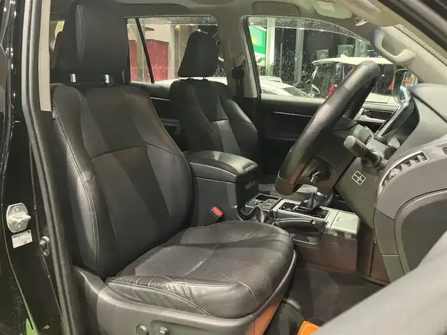 トヨタ ランドクルーザー プラド TX Lパッケージ 神奈川県 2018(平30)年 9.1万km ブラック ワンオーナー/新車保証書/取扱説明書/セーフティセンス/・プリクラッシュセーフティシステム/・レーンディパーチャーアラート/・オートマチックハイビーム/・レーダークルーズコントロール/モデリスタエアロ/ルーフレール付き/純正ナビ・フルセグTV/CD・DVDビデオ・Bluetooth/HDMI/バックカメラ/サンルーフ/レザーシート/前席快適温熱シート/パワーシート/3列目電動格納シート/ビルトインETC2.0/LEDヘッドライト/社外20インチアルミホイール