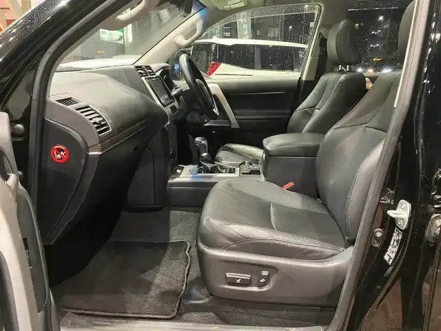 トヨタ ランドクルーザー プラド TX Lパッケージ 神奈川県 2018(平30)年 9.1万km ブラック ワンオーナー/新車保証書/取扱説明書/セーフティセンス/・プリクラッシュセーフティシステム/・レーンディパーチャーアラート/・オートマチックハイビーム/・レーダークルーズコントロール/モデリスタエアロ/ルーフレール付き/純正ナビ・フルセグTV/CD・DVDビデオ・Bluetooth/HDMI/バックカメラ/サンルーフ/レザーシート/前席快適温熱シート/パワーシート/3列目電動格納シート/ビルトインETC2.0/LEDヘッドライト/社外20インチアルミホイール