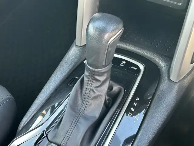 トヨタ カローラ クロス Z 大阪府 2023(令5)年 4.2万km プラチナホワイトパールマイカ 純正9インチナビ /・BT/USB/パノラミックビューモニター/前後ドライブレコーダー/ワンオーナー/ETC/パワーバックドア/前後コーナーセンサー/追従型クルーズコントロール/BSM/LEDヘッド・フォグ/D席パワーシート/ハーフレザーシート/シートヒーター/ルーフレール/純正フロアマット/純正18インチAW/取説・保証書