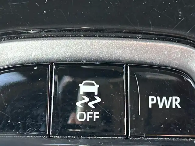 トヨタ カローラ クロス Z 大阪府 2023(令5)年 4.2万km プラチナホワイトパールマイカ 純正9インチナビ /・BT/USB/パノラミックビューモニター/前後ドライブレコーダー/ワンオーナー/ETC/パワーバックドア/前後コーナーセンサー/追従型クルーズコントロール/BSM/LEDヘッド・フォグ/D席パワーシート/ハーフレザーシート/シートヒーター/ルーフレール/純正フロアマット/純正18インチAW/取説・保証書