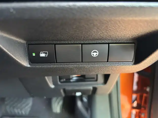 日産 オーラ G レザーエディション 福岡県 2022(令4)年 5.9万km プレミアムコロナオレンジ プロパイロット/BOSEサウンドシステム/純正ナビ（BT/フルセグ/AM/FM/HDMI)/アラウンドビューモニター/Bカメラ/フロントカメラ/サイドカメラ/レーダークルーズコントロール/LEDヘッドライト/オートマチックハイビーム/オートライト/レザーシート/純正17インチAW/ステアリングスイッチ/AutoHold/横滑り防止装置/コーナーセンサー/盗難防止装置/衝突被害軽減システム/保証書/スマートキー/ETC2.0