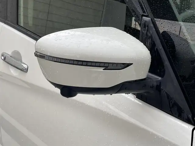 日産 セレナ ハイウェイスター V 福岡県 2022(令4)年 3万km ブリリアントホワイトパール 純正10インチメモリーナビ(フルセグTV・CD・DVD・BT)/アラウンドビューモニター/プロパイロット/エマージェンシーブレーキ/コーナーセンサー/BSM/両側パワスラ/純正前後ドラレコ/ビルトインETC/純正LED・カーペット・アルミ/スマートキー/プッシュスタート