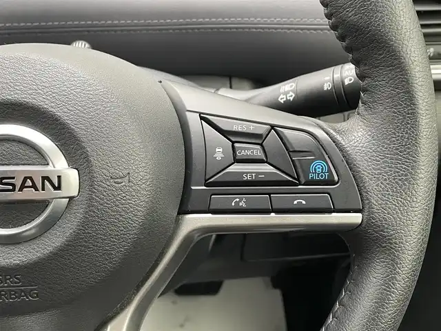 日産 セレナ ハイウェイスター V 福岡県 2022(令4)年 3万km ブリリアントホワイトパール 純正10インチメモリーナビ(フルセグTV・CD・DVD・BT)/アラウンドビューモニター/プロパイロット/エマージェンシーブレーキ/コーナーセンサー/BSM/両側パワスラ/純正前後ドラレコ/ビルトインETC/純正LED・カーペット・アルミ/スマートキー/プッシュスタート