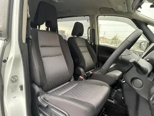 日産 セレナ ハイウェイスター V 福岡県 2022(令4)年 3万km ブリリアントホワイトパール 純正10インチメモリーナビ(フルセグTV・CD・DVD・BT)/アラウンドビューモニター/プロパイロット/エマージェンシーブレーキ/コーナーセンサー/BSM/両側パワスラ/純正前後ドラレコ/ビルトインETC/純正LED・カーペット・アルミ/スマートキー/プッシュスタート