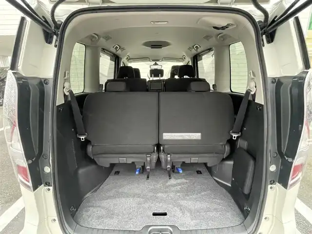 日産 セレナ ハイウェイスター V 福岡県 2022(令4)年 3万km ブリリアントホワイトパール 純正10インチメモリーナビ(フルセグTV・CD・DVD・BT)/アラウンドビューモニター/プロパイロット/エマージェンシーブレーキ/コーナーセンサー/BSM/両側パワスラ/純正前後ドラレコ/ビルトインETC/純正LED・カーペット・アルミ/スマートキー/プッシュスタート