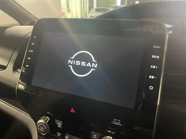 日産 セレナ ハイウェイスター V 福岡県 2022(令4)年 3万km ブリリアントホワイトパール 純正10インチメモリーナビ(フルセグTV・CD・DVD・BT)/アラウンドビューモニター/プロパイロット/エマージェンシーブレーキ/コーナーセンサー/BSM/両側パワスラ/純正前後ドラレコ/ビルトインETC/純正LED・カーペット・アルミ/スマートキー/プッシュスタート