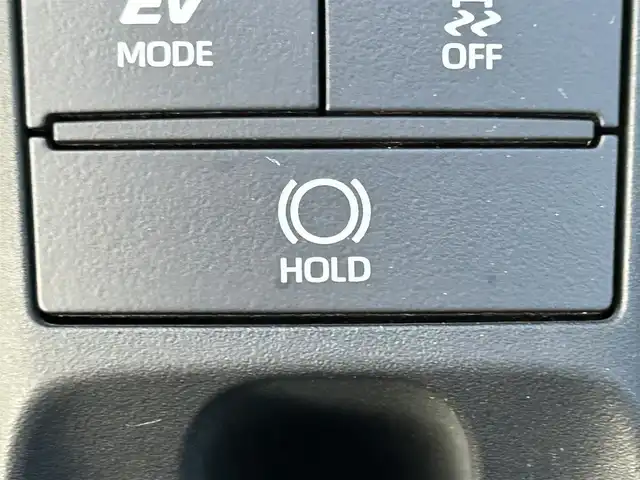 トヨタ クラウン ハイブリッド RS 岡山県 2021(令3)年 8.5万km プレシャスホワイトパール 登録時走行距離84959km/純正12.3インチナビ/(AM/FM/TV/Bluetooth)/Toyota Safety Sense/・プリクラッシュセーフティ/・レーンディパーチャーアラート/・アダプティブクルーズコントロール/・オートマチックハイビーム/バックカメラ/ブラインドスポットモニター/ビルトインETC2.0/ドライブレコーダー/パワーシート(D+N席)/シートヒーター(D+N席)/ステアリングヒーター/純正18インチアルミホイール/プッシュスタート/スマートキー