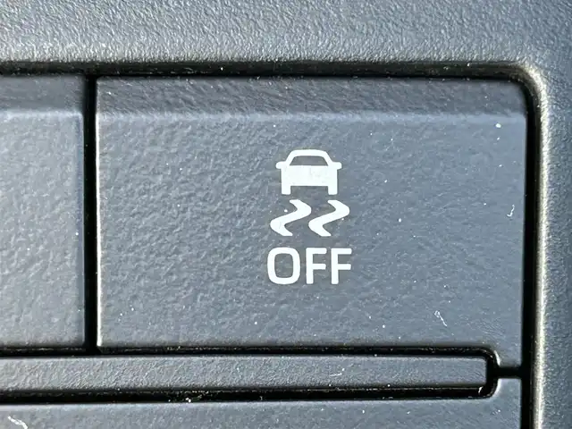 トヨタ クラウン ハイブリッド RS 岡山県 2021(令3)年 8.5万km プレシャスホワイトパール 登録時走行距離84959km/純正12.3インチナビ/(AM/FM/TV/Bluetooth)/Toyota Safety Sense/・プリクラッシュセーフティ/・レーンディパーチャーアラート/・アダプティブクルーズコントロール/・オートマチックハイビーム/バックカメラ/ブラインドスポットモニター/ビルトインETC2.0/ドライブレコーダー/パワーシート(D+N席)/シートヒーター(D+N席)/ステアリングヒーター/純正18インチアルミホイール/プッシュスタート/スマートキー