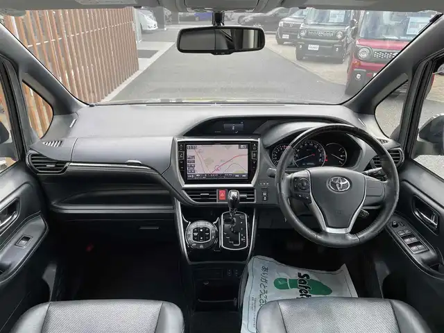 トヨタ エスクァイア Gi 千葉県 2015(平27)年 12.3万km ブラック 【(株)IDOMが運営する【じしゃロン八千代店】の自社ローン対象車両になります。こちらは現金ご利用時の価格です。自社ローンご希望の方は別途その旨お申付け下さい。】/社外ナビ/バックカメラ/両側パワースライドドア/前席シートヒーター/クルーズコントロール