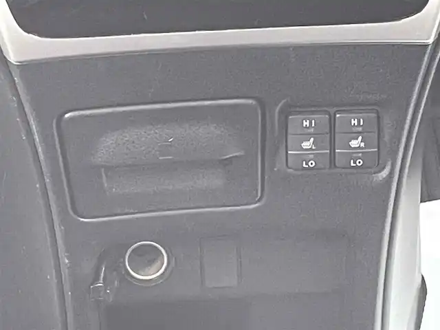 トヨタ エスクァイア Gi 千葉県 2015(平27)年 12.3万km ブラック 【(株)IDOMが運営する【じしゃロン八千代店】の自社ローン対象車両になります。こちらは現金ご利用時の価格です。自社ローンご希望の方は別途その旨お申付け下さい。】/社外ナビ/バックカメラ/両側パワースライドドア/前席シートヒーター/クルーズコントロール