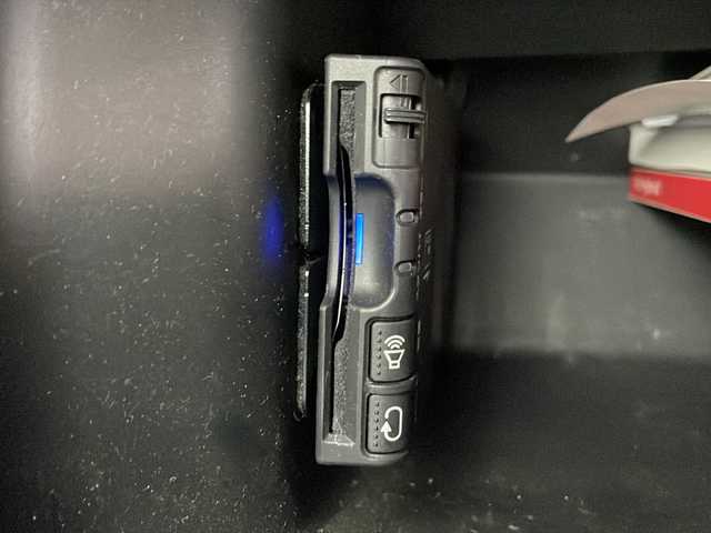 ホンダ フィット ハイブリット Lパッケージ 栃木県 2015(平27)年 4.7万km プレミアムホワイトパール 純正ナビ/　CD/FM/AM/SD/Fパッケージ/Lパッケージ/クルーズコントロール/ETC/LEDヘッドライト/革巻きステアリング/オートライト/電動格納ミラー/オートエアコン/プッシュスタート/横滑り防止装置/フロアマット