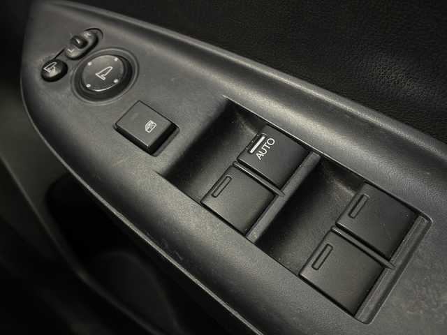 ホンダ フィット ハイブリット Lパッケージ 栃木県 2015(平27)年 4.7万km プレミアムホワイトパール 純正ナビ/　CD/FM/AM/SD/Fパッケージ/Lパッケージ/クルーズコントロール/ETC/LEDヘッドライト/革巻きステアリング/オートライト/電動格納ミラー/オートエアコン/プッシュスタート/横滑り防止装置/フロアマット