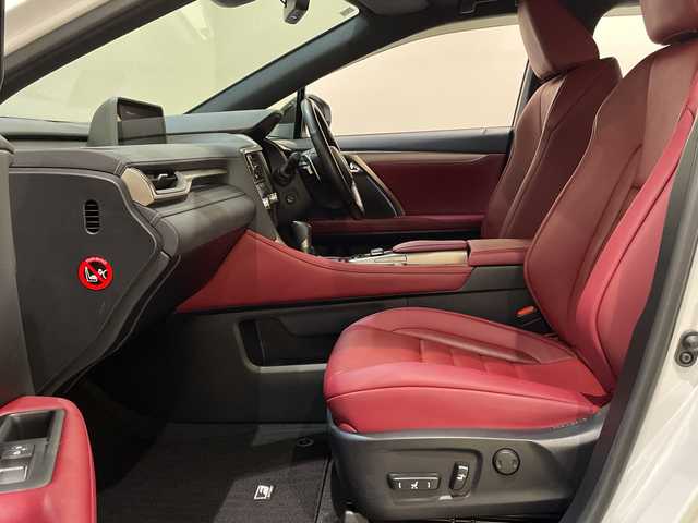 レクサス ＲＸ 450h Fスポーツ 新潟県 2019(平31)年 4.6万km ホワイトノーヴァガラスフレーク メーカーオプション/MARKLEVINSONプレミアムサラウンドサウンドシステム/ムーンルーフ（チルト＆スライド式）/TRDエアロ（F.S.R）/TRDマフラー/TRD鍛造22インチAW/標準装備/LexusSafetySystem＋/・プリクラッシュセーフティ/・レーントレーシングアシスト/・オートマチックハイビーム/・レーダークルーズコントロール/・パーキングサポートブレーキ/・ブラインドスポットモニター/・パノラマビューモニター/・三眼フルLEDヘッドランプ、LEDシーケンシャルシグナルランプ/ハンズフリーパワーバックドア/NAVI・AI・AVS/ドライブモードセレクトスイッチ/ステアリングヒーター/シートヒーター(全席)/ベンチレーション(D/N席)/セカンドパワーシート(リクライニング、格納)/フルカラーヘッドアップディスプレイ/12.3インチワイドディスプレイ/メモリナビゲーション【CD/DVD/BT/フルセグ】/本革シート/電子キー&カードキー/ドライブレコーダー/ETC