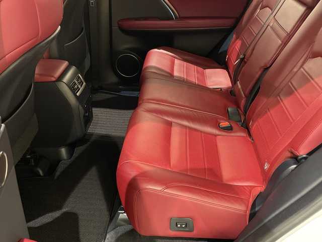 レクサス ＲＸ 450h Fスポーツ 新潟県 2019(平31)年 4.6万km ホワイトノーヴァガラスフレーク メーカーオプション/MARKLEVINSONプレミアムサラウンドサウンドシステム/ムーンルーフ（チルト＆スライド式）/TRDエアロ（F.S.R）/TRDマフラー/TRD鍛造22インチAW/標準装備/LexusSafetySystem＋/・プリクラッシュセーフティ/・レーントレーシングアシスト/・オートマチックハイビーム/・レーダークルーズコントロール/・パーキングサポートブレーキ/・ブラインドスポットモニター/・パノラマビューモニター/・三眼フルLEDヘッドランプ、LEDシーケンシャルシグナルランプ/ハンズフリーパワーバックドア/NAVI・AI・AVS/ドライブモードセレクトスイッチ/ステアリングヒーター/シートヒーター(全席)/ベンチレーション(D/N席)/セカンドパワーシート(リクライニング、格納)/フルカラーヘッドアップディスプレイ/12.3インチワイドディスプレイ/メモリナビゲーション【CD/DVD/BT/フルセグ】/本革シート/電子キー&カードキー/ドライブレコーダー/ETC