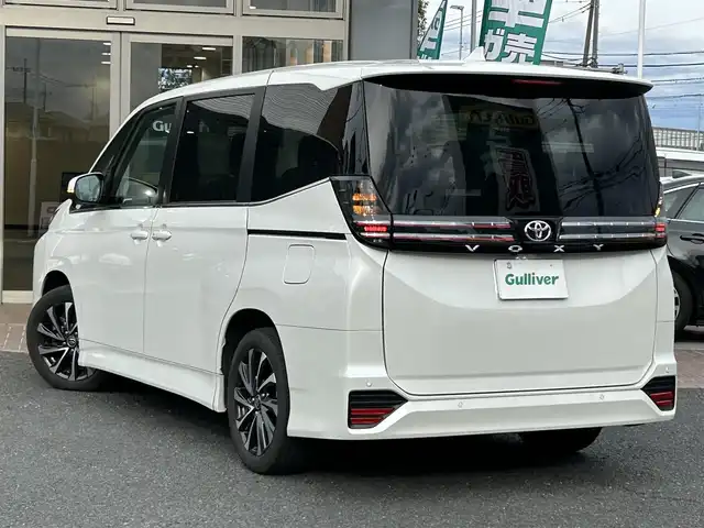 トヨタ ヴォクシー S－Z 埼玉県 2022(令4)年 2万km ホワイトパールクリスタルシャイン