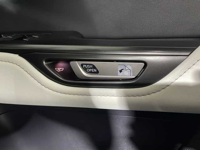 レクサス ＮＸ 350h Fスポーツ 福岡県 2022(令4)年 1.5万km ホワイトノーヴァガラスフレーク 純正ナビ/サンルーフ/フルセグテレビ/電動リアゲート/衝突被害軽減システム/前後コーナーシステム/横滑り防止装置/ダブル+サイドエアバッグ/レーンアシスト/パワーシート(D席/N席)/バックカメラ/クルーズコントロール(追従走行)/前後ドライブレコーダー