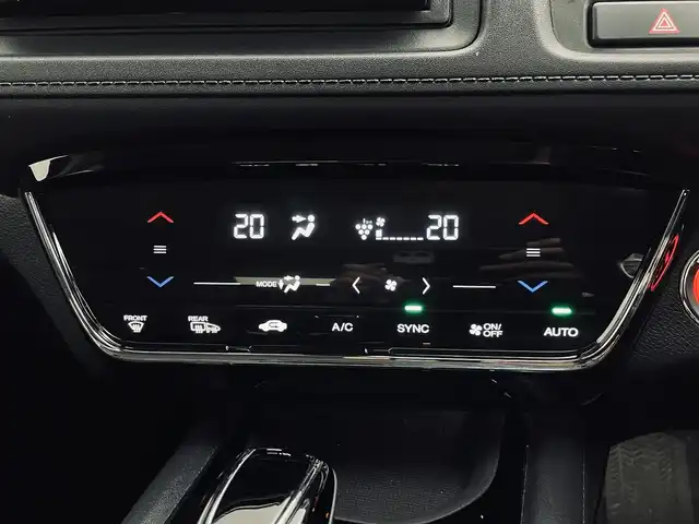 ホンダ ヴェゼル ハイブリッド ホンダセンシング 道央・札幌 2019(平31)年 4.3万km ミッドナイトブルービームM ・４WD/・寒冷地仕様/・社外メモリナビ/・CD/DVD/AUX/・バックカメラ/・ホンダセンシング/・クリアランスソナー/・オートホールドブレーキ/・パドルシフト/・レーンキープアシスト/・横滑り防止装置/・LEDヘッドライト/・オートライト/・プッシュスタート/・スマートキー/・スペアキー/・純正フロアマット/・純正16インチAW/・ドアバイザー/・取扱説明書