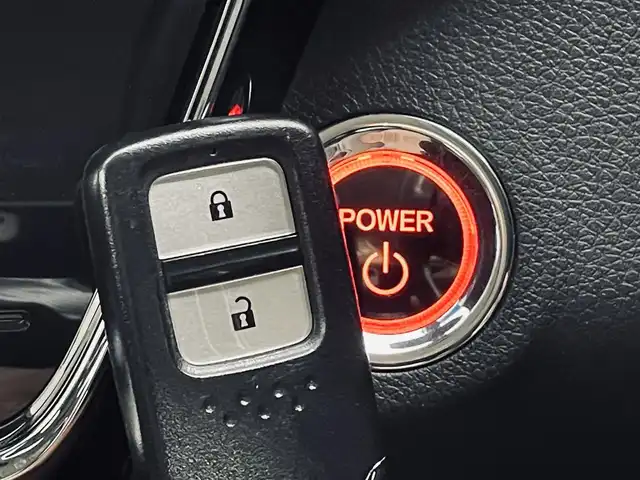 ホンダ ヴェゼル ハイブリッド ホンダセンシング 道央・札幌 2019(平31)年 4.3万km ミッドナイトブルービームM ・４WD/・寒冷地仕様/・社外メモリナビ/・CD/DVD/AUX/・バックカメラ/・ホンダセンシング/・クリアランスソナー/・オートホールドブレーキ/・パドルシフト/・レーンキープアシスト/・横滑り防止装置/・LEDヘッドライト/・オートライト/・プッシュスタート/・スマートキー/・スペアキー/・純正フロアマット/・純正16インチAW/・ドアバイザー/・取扱説明書