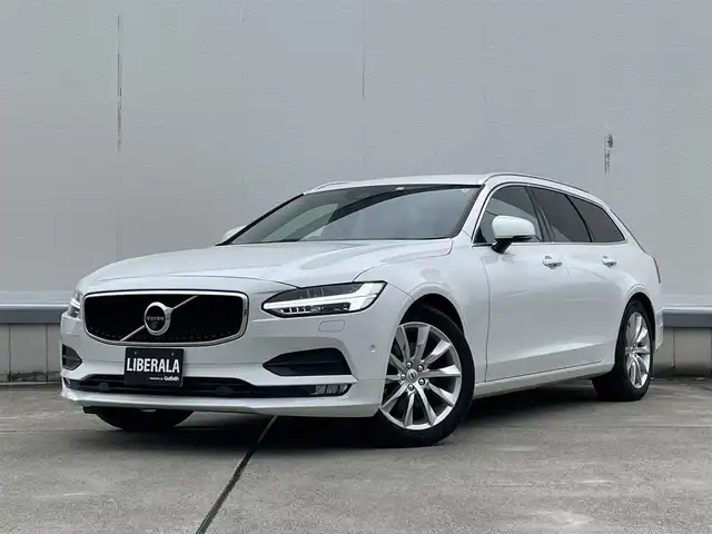 ボルボ Ｖ９０ T5 モメンタム 東京都 2018(平30)年 1.3万km アイスホワイト HDDナビ/12セグTV/サラウンドビューカメラ/AppleCarPlay/AndroidAuto/黒革シート/前席シートヒーター/前席パワーシート/アダプティブクルーズコントロール/インテリセーフ/BLIS/レーンキープアシスト/純正18inchAW/ETC2.0/保証書　取説　スペアキー有り