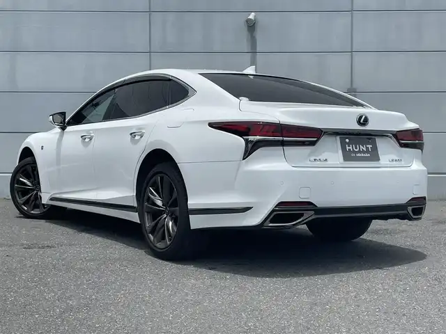 レクサス ＬＳ 500 Fスポーツ 千葉県 2018(平30)年 7万km ホワイトノーヴァガラスフレーク 純正ナビ/フルセグＴＶ/アラウンドビューモニター/クルーズコントロール/パドルシフト/ビルトインＥＴＣ/前席パワーシート/前席エアシート/全席シートヒーター/アイドリングストップ/オートライト/オートハイビーム/サンルーフ/パワーバックドア/ステアリングスイッチ/衝突被害軽減ブレーキ/レーンキープアシスト/プッシュスタート/スマートキー