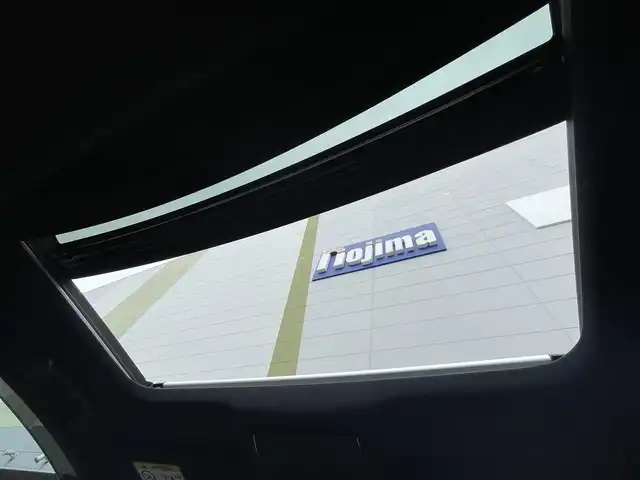 レクサス ＬＳ 500 Fスポーツ 千葉県 2018(平30)年 7万km ホワイトノーヴァガラスフレーク 純正ナビ/フルセグＴＶ/アラウンドビューモニター/クルーズコントロール/パドルシフト/ビルトインＥＴＣ/前席パワーシート/前席エアシート/全席シートヒーター/アイドリングストップ/オートライト/オートハイビーム/サンルーフ/パワーバックドア/ステアリングスイッチ/衝突被害軽減ブレーキ/レーンキープアシスト/プッシュスタート/スマートキー