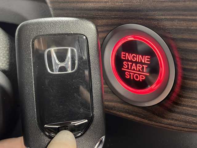 ホンダ フリード クロスター ホンダセンシング 広島県 2020(令2)年 6.6万km クリスタルブラックパール 純正9型ナビ/両側パワースライドドア/バックカメラ/シートヒーター/ハーフレザーシート/ホンダセンシング/・衝突軽減ブレーキ/・レーンキープアシスト/・アダプティブクルーズコントロール/・誤発進抑制機能/LEDヘッドランプ/純正15インチAW/ETC/ドライブレコーダー