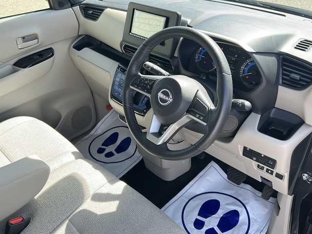 日産 ルークス X 石川県 2024(令6)年 0.5万km ブラック ４WD/衝突防止装置:ブレーキアシスト/トラクションコントロール/前席シートベルトプリテンショナー/社外ナビ（AVN-LBS01）/Bluetooth/アラウンドビューモニター/片側パワースライドドア/シートヒーター運転席/助手席/ステアリングヒーター/LEDヘッドライト/オートライト/スマートキー/レーンキープアシスト/横滑り防止装置/盗難防止装置/アイドリングストップ/ETC
