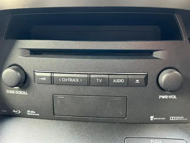 レクサス ＮＸ 300h Fスポーツ 大阪府 2015(平27)年 4.9万km ホワイトノーヴァガラスフレーク 純正ナビ/   フルセグTV/Bluetooth/USB/CD/DVDデッキ/バックモニター/100V電源/衝突軽減ブレーキ/横滑り防止装置/コーナーセンサー/サンルーフ/前席エアシートヒーター/ヘッドアップディスプレイ/レーダークルーズコントロール/レーンキープアシスト/ステアリングヒーター/パワーシート（運転席のみメモリー付き）/電動リアゲート/ドライブレコーダー/オートマチックハイビーム/純正18インチアルミホイール/純正フロアマット/プッシュスタート/スマートキー/ＥＴＣ/三眼ＬＥＤライト