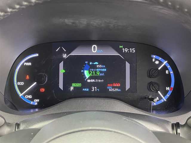 トヨタ ヤリスクロス ハイブリッド Z 大分県 2021(令3)年 6.1万km ブラックマイカ/センシュアルレッドマイカ 純正ディスプレィオーディオ/パノラミックビューモニター/BSM/TV/電動パーキングブレーキ/レーダークルーズ/パワーシート/ハーフレザーシート/シートヒーター/プッシュスタート/ETC/フロアマット/ドアバイザー/LEDヘッドライト