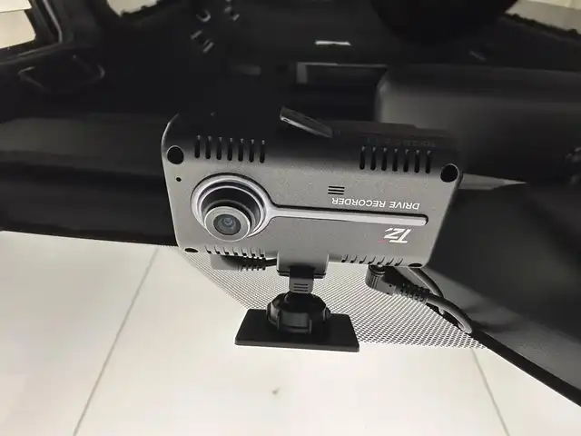 トヨタ ヴォクシー ZS 煌Ⅱ 愛媛県 2019(令1)年 3.9万km ホワイトパールクリスタルシャイン ワンオーナー/純正10型ナビ/(Bluetooth/フルセグ/HDMI)/バックカメラ/クルーズコントロール/フリップダウンモニター/前後ドライブレコーダー/両側電動スライド/衝突被害軽減ブレーキ/コーナーセンサー/レーンキープアシスト/オートマチックハイビーム/オートライト/フォグランプ/ドアバイザー/ステアリングスイッチ/サイドサンシェード/エンジンスターター/ECOモード/保証書