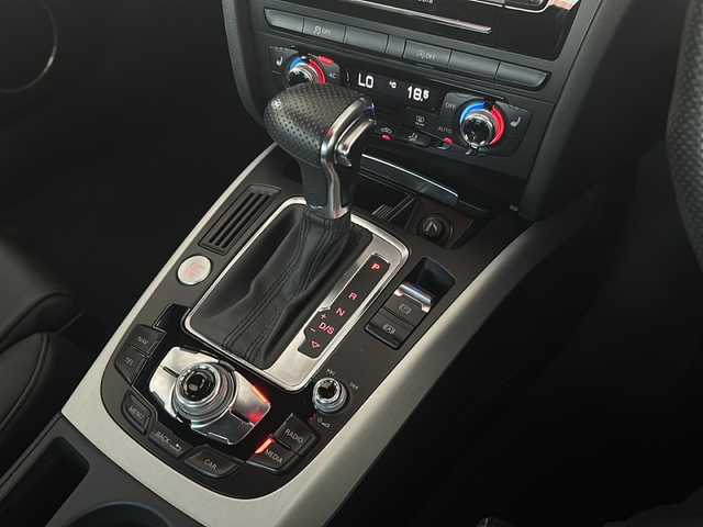 アウディ Ａ５ SB 2．0 TFSI クワトロ 愛知県 2014(平26)年 3.6万km グレイシアホワイトメタリック /正規ディーラー車/ディーラー記録簿H26.29.31.R2.3.5.7//BANG&OLUFSEN//メーカーナビ//フルセグ/BT/SD/DVD/AM/FM//ETC//4WD//スペアスマートキー//スモークフィルム//純正18インチアルミ//ハーフレザーシート//革巻きステアリング//ステアリングスイッチ//シートヒーター//パドルシフト//アイドリングストップ//横滑り防止装置//電動格納ミラー//フロアマット//ラゲッジマット//スモークフィルム//ドアカーテシランプ//アダプティブクルーズコントロール//サイドアシスト//アクティブレーンアシスト//ブレーキプレワーニング//レインセンサー//取扱説明書//保証書