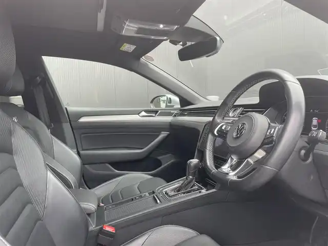 フォルクスワーゲン アルテオン TSI 4モーション Rラインアドバンス 長野県 2019(令1)年 3.4万km シルバー サンルーフ/黒革シート/ＤＹＮＡＵＤＩＯサウンド　/ＤｉｓｃｏｖｅｒＰｒｏナビ　/３６０°ビューカメラ　/ＴＶ　/ＨＵＤ　/ＡＣＣ　/衝突軽減B/パワーシート/シートヒーター　/パワーバックドア　/ＥＴＣ　/ＣａｒＰｌａｙ対応