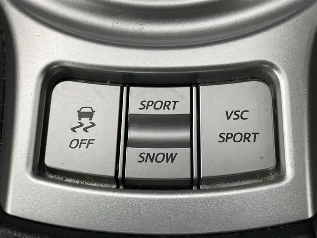 トヨタ ８６ GT 群馬県 2016(平28)年 3.9万km クリスタルホワイトパール 純正7インチSDナビ/(フルセグTV/BT/CD/DVD/SD/AM/FM)/クルーズコントロール/バックカメラ/パドルシフト/HIDヘッドライト/オートライト/プッシュスタート/スマートキー/革巻きステアリング/純正フロアマット/純正アルミホイール/W＋サイド＋カーテンエアバッグ