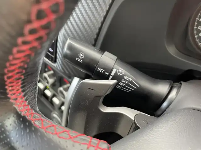 トヨタ ８６ GT 群馬県 2016(平28)年 3.9万km クリスタルホワイトパール 純正7インチSDナビ/(フルセグTV/BT/CD/DVD/SD/AM/FM)/クルーズコントロール/バックカメラ/パドルシフト/HIDヘッドライト/オートライト/プッシュスタート/スマートキー/革巻きステアリング/純正フロアマット/純正アルミホイール/W＋サイド＋カーテンエアバッグ
